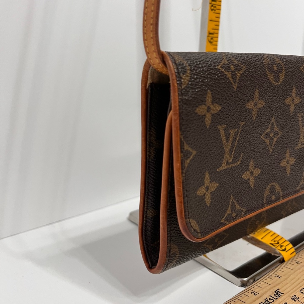 Authentic Louis Vuitton Twin GM Bag - Picture 3 of 12